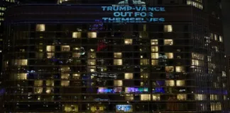 Campanha de Kamala projeta frases provocativas em hotel de Trump 1816 campanha de kamala projeta frases provocativas em hotel de trump