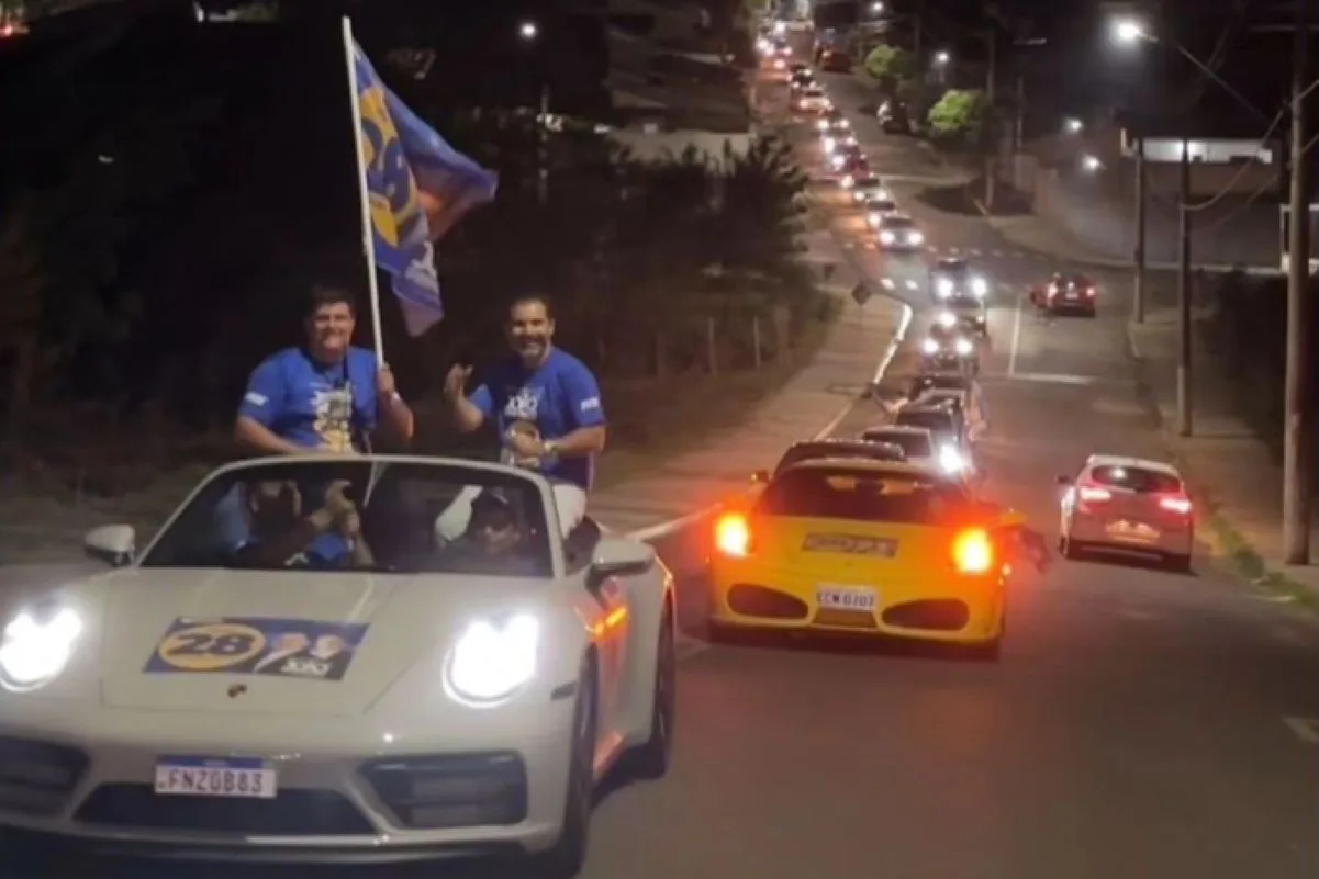 1822 candidato mais rico do brasil faz carreata com helicoptero e porsche