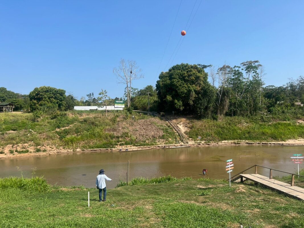 deracre-vistoria-trabalho-de-construcao-da-passarela-de-marechal-thaumaturgo