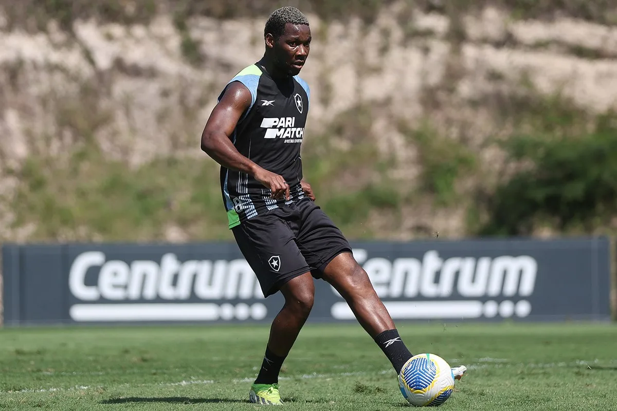 2927 botafogo prepara emprestimo de patrick de paula para o criciuma