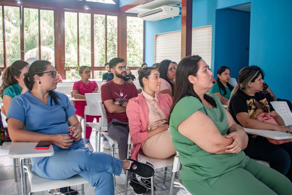 fundhacre-promove-evento-de-integracao-e-capacitacao-para-novos-profissionais-de-enfermagem