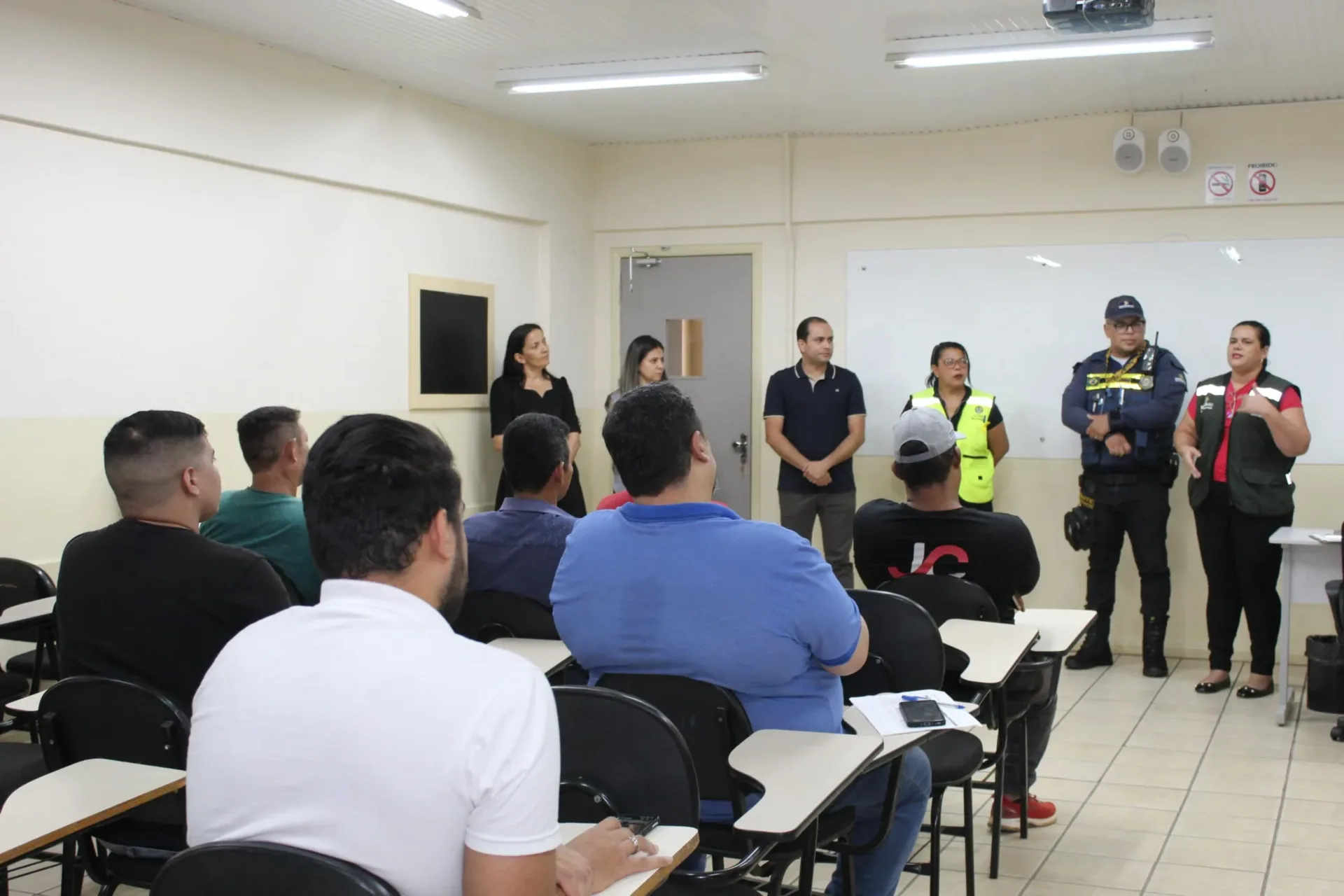 3769 parceria entre iapen e detran leva conscientizacao a cumpridores de medidas alternativas
