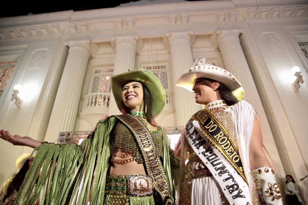 com-festa,-nova-rainha-do-rodeio-e-eleita-na-esplanada-do-palacio-rio-branco