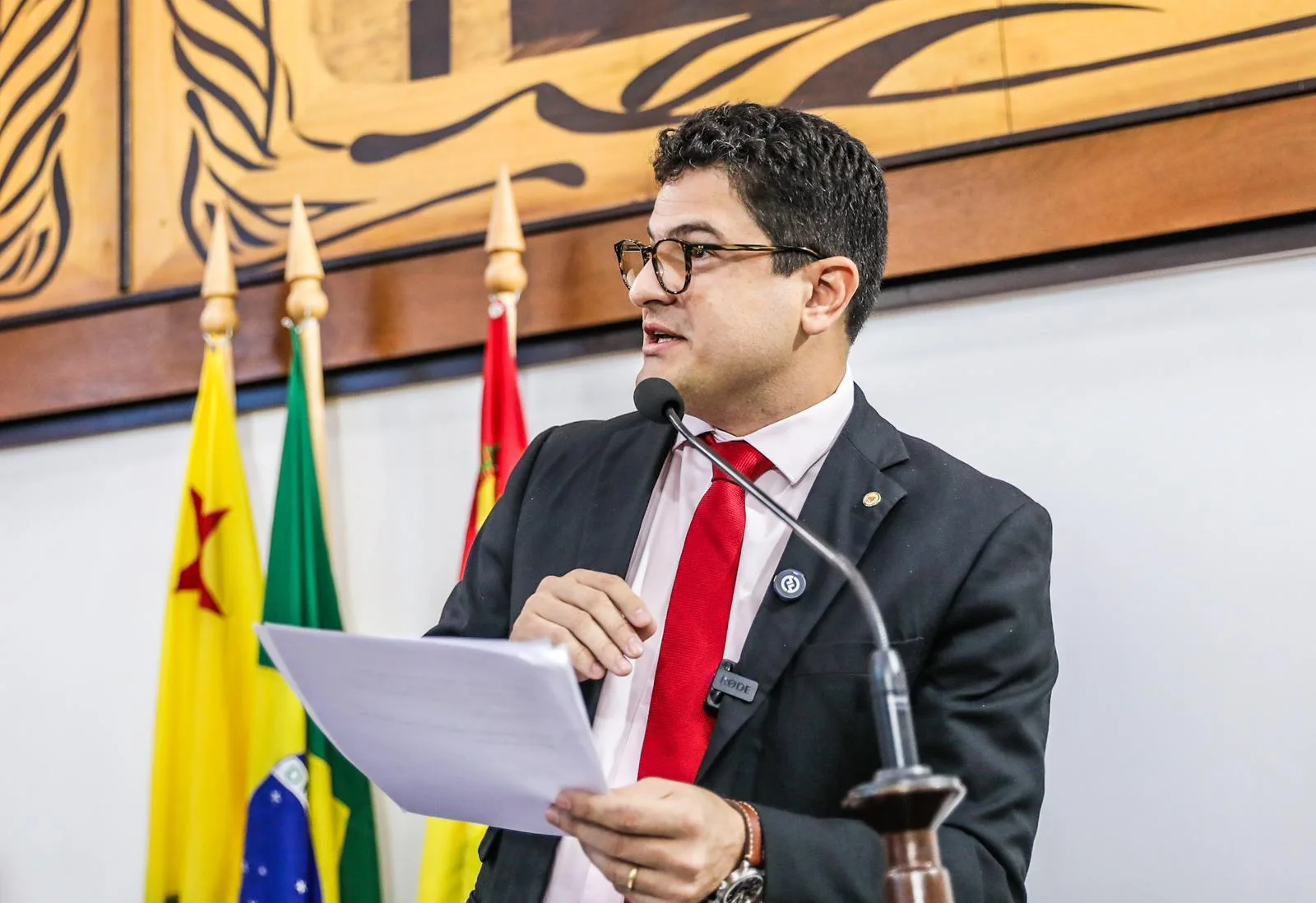 4135 eduardo ribeiro destaca legado da radio difusora em sessao solene na aleac