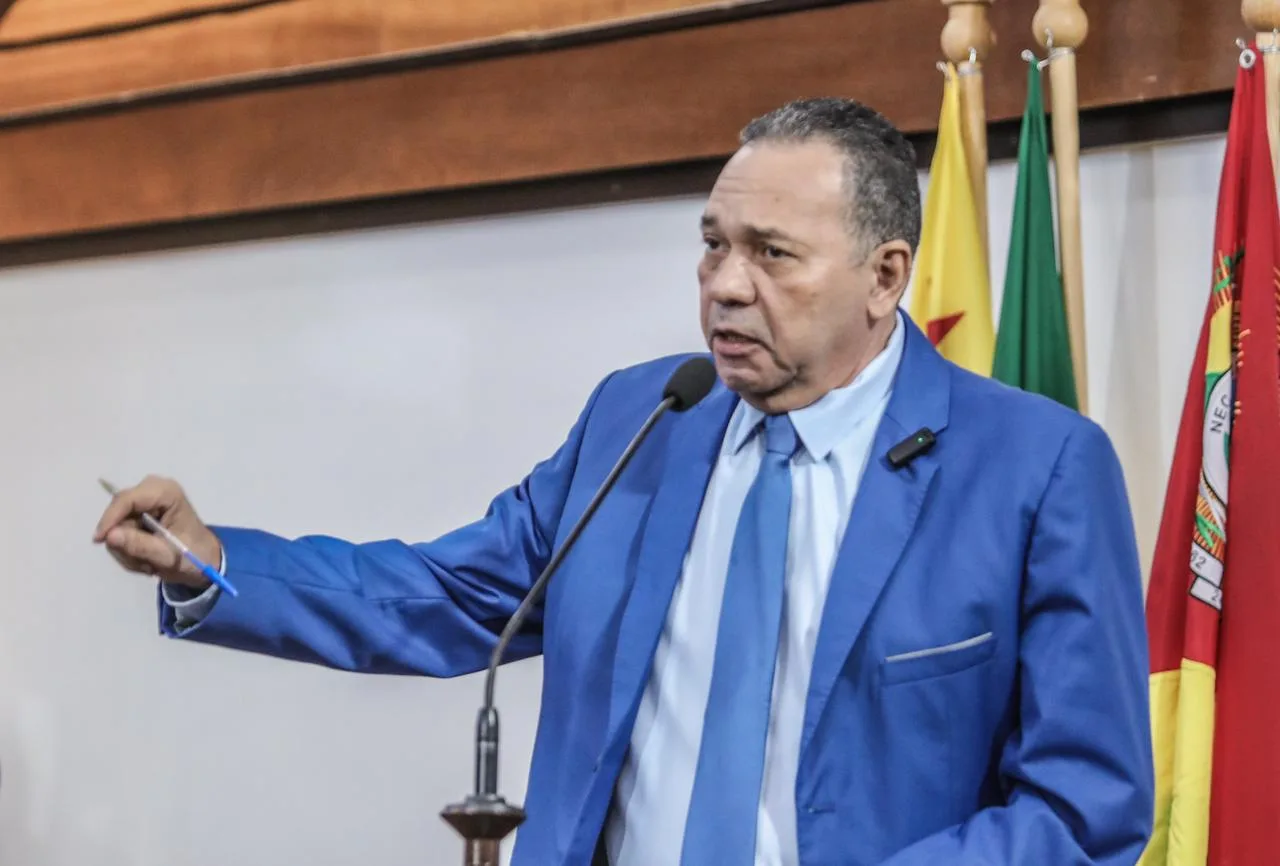 4323 manoel moraes defende seguranca nas escolas e critica acusacoes infundadas contra o governo