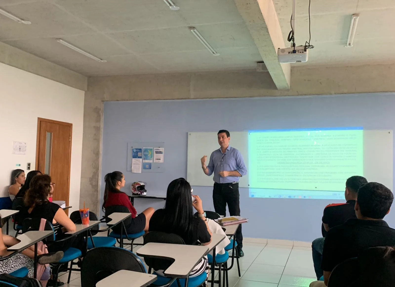 4622 policia civil realiza palestra sobre mediacao e conciliacao de conflitos a academicos de direito