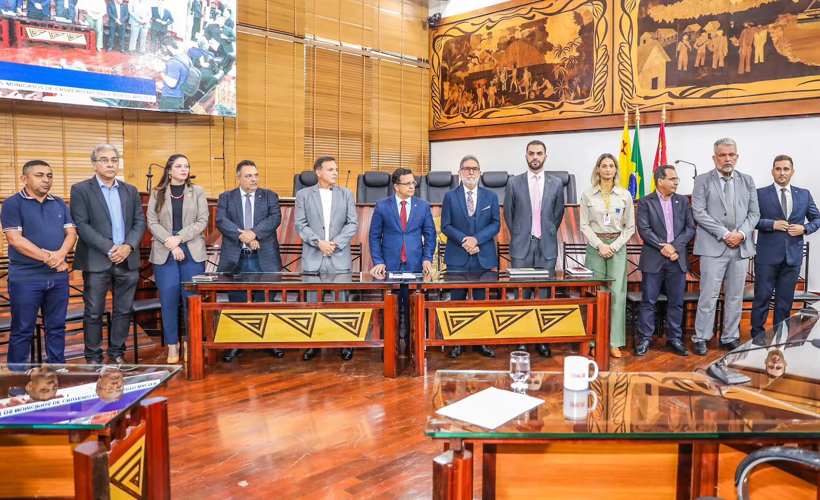 4851 em audiencia publica na aleac acesso entre porto walter e cruzeiro do sul e tema de debate