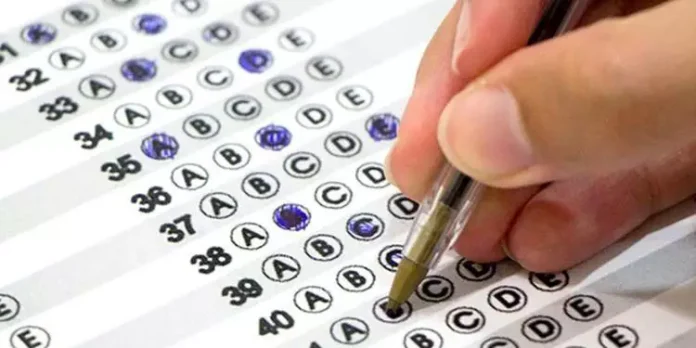 pessoa-marcando-cartao-resposta-de-prova-reproducao-redes-sociais