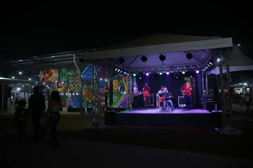 palco-alternativo-conta-com-apresentacoes-de-artistas-locais-durante-as-nove-noites-da-expoacre