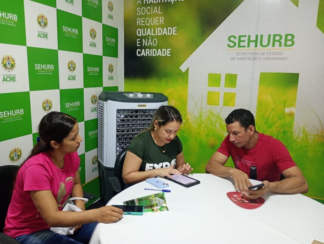 secretaria-de-habitacao-realiza-cadastros-habitacionais-em-estande-na-expoacre