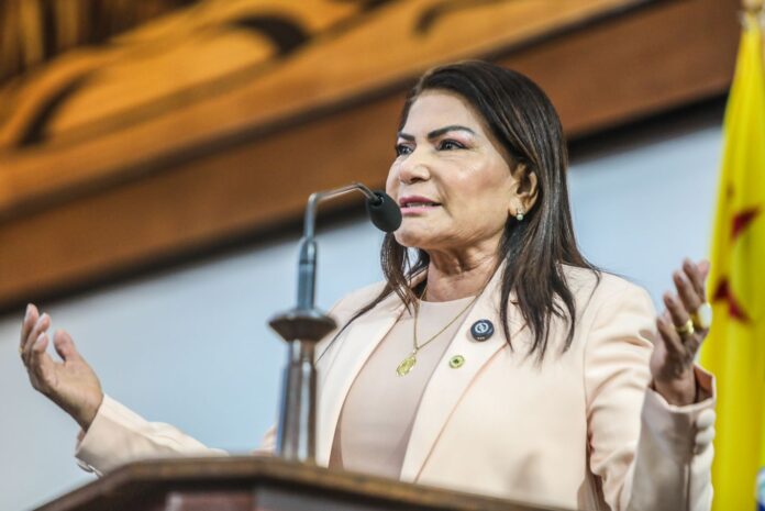 em-sessao-na-aleac,-antonia-sales-destaca-crise-ambiental-no-estado-do-acre em-sessao-na-aleac,-antonia-sales-destaca-crise-ambiental-no-estado-do-acre