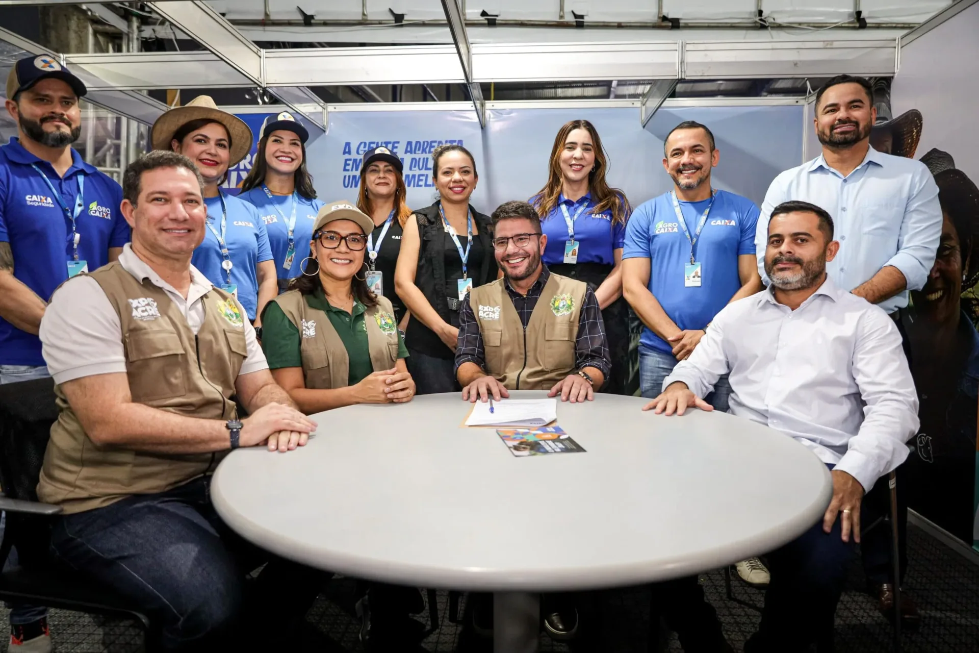 5668 governo do acre assina contrato para construcao de 250 novas unidades habitacionais na cid66d87c515b058