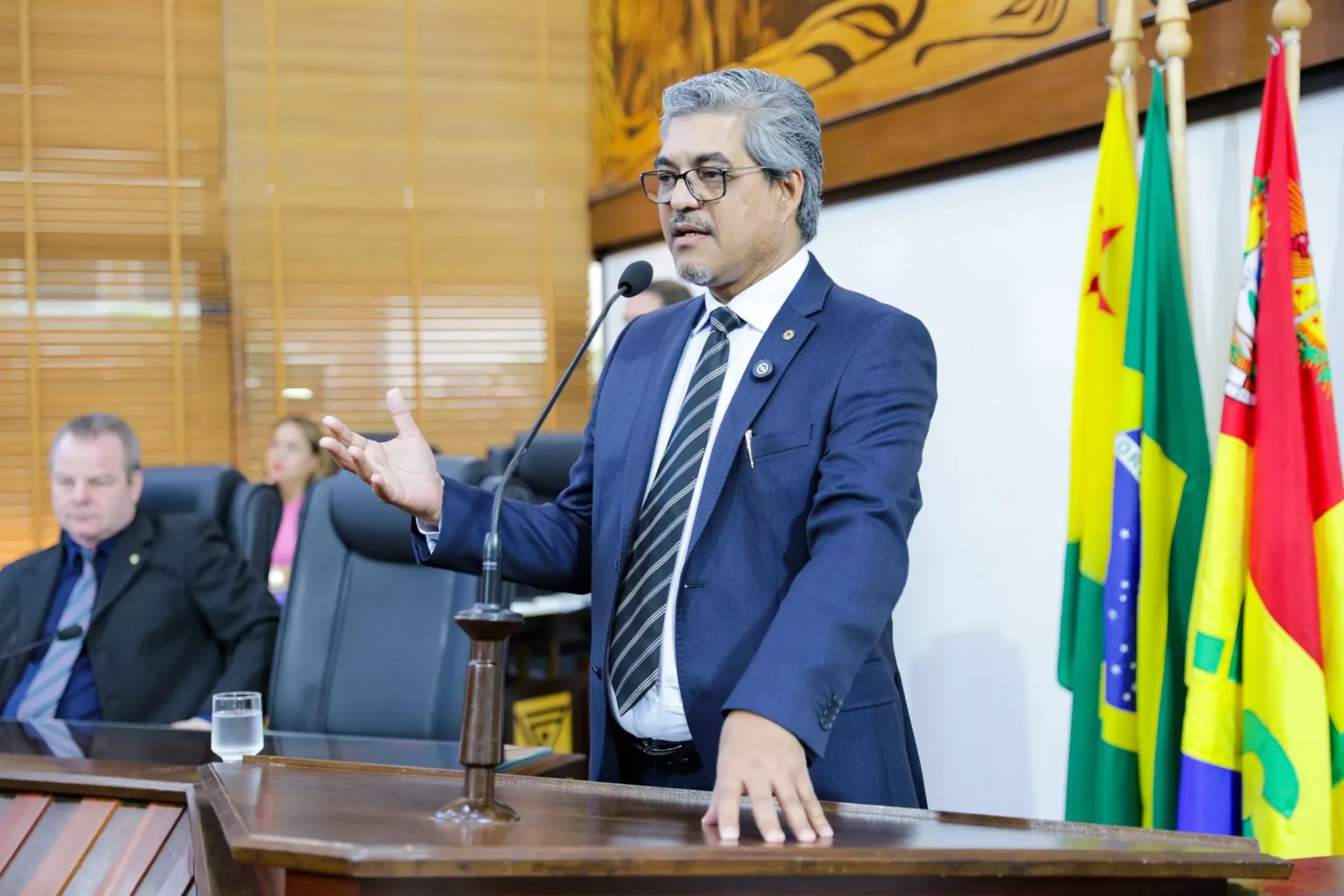 5848 edvaldo magalhaes critica projecao orcamentaria do governo e destaca crescimento da economia