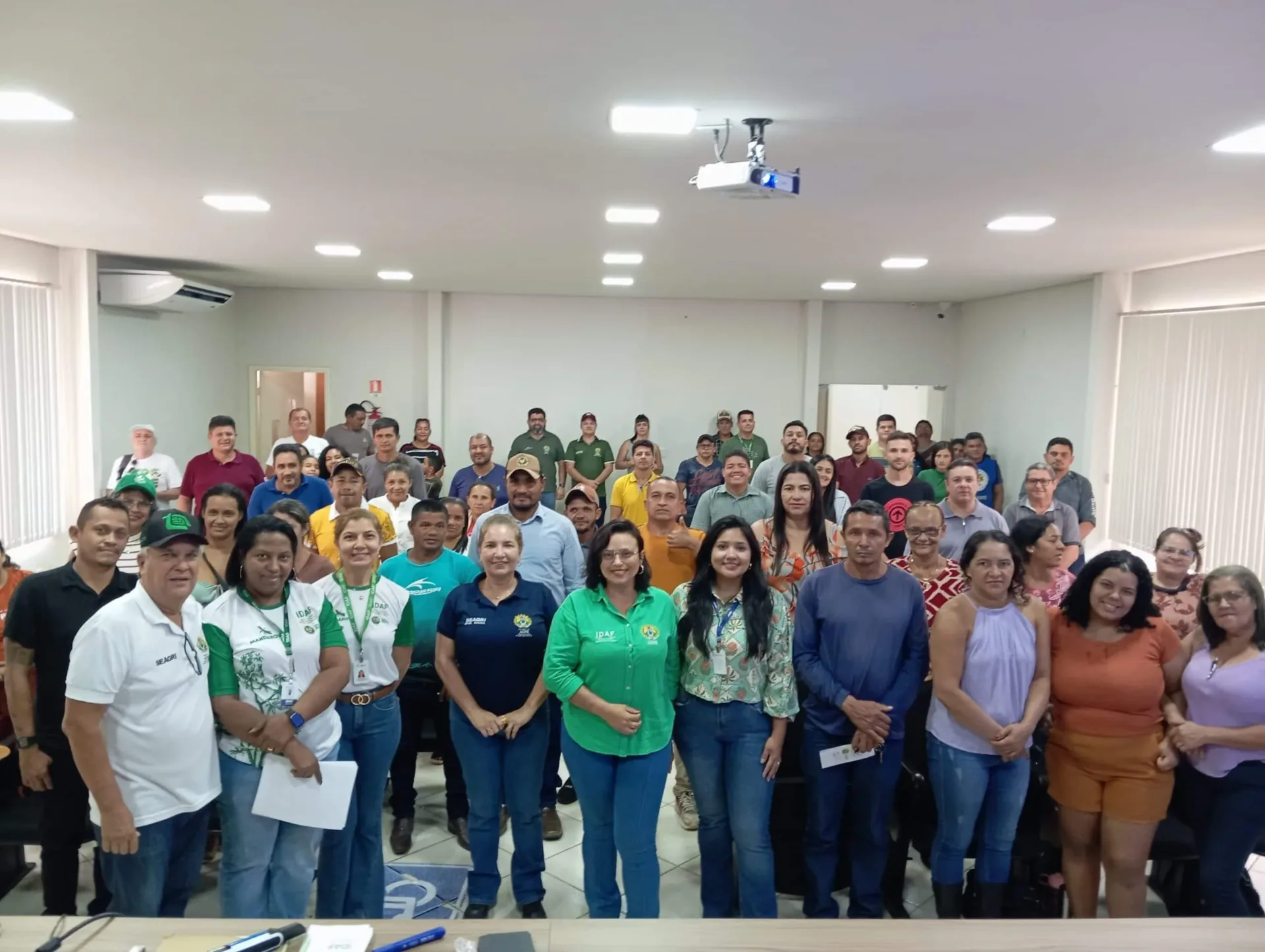 5860 combate a mandarova e boas praticas de cultivo de mandioca sao tema de orientacoes durante66d908e7094af