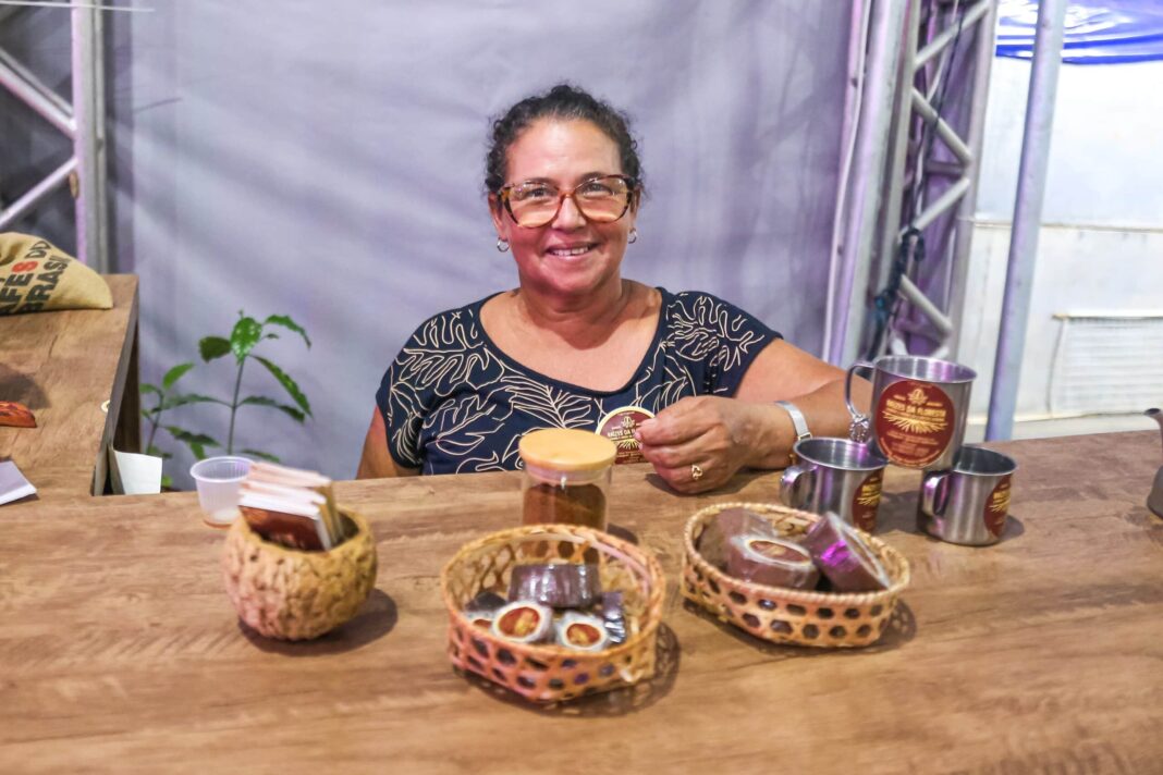 secretaria-de-agricultura-apresenta-cadeia-produtiva-do-cafe-na-expoacre