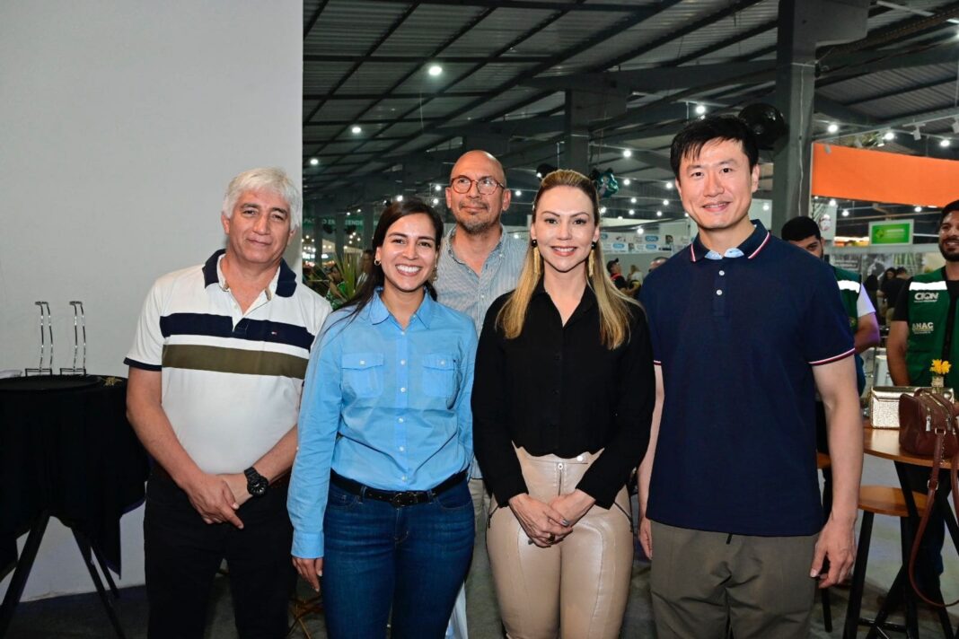 diretoria-da-cosco-shipping-visita-a-expoacre-e-convida-empresarios-para-inauguracao-do-porto-de-chancay