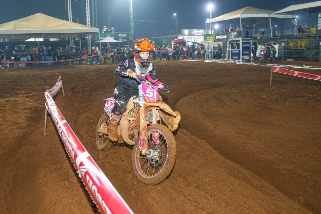 campeonato-acreano-de-motocross-agita-arena-de-rodeios-da-expoacre