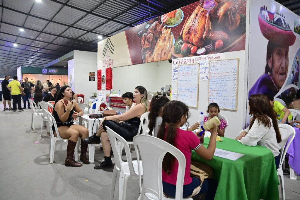 Na Expoacre gastronomia nacional e internacional chamam a atenção de visitantes da feira – Cidade AC News na-expoacre-gastronomia-nacional-e-internacional-chamam-a-atencao-de-visitantes-da-feira