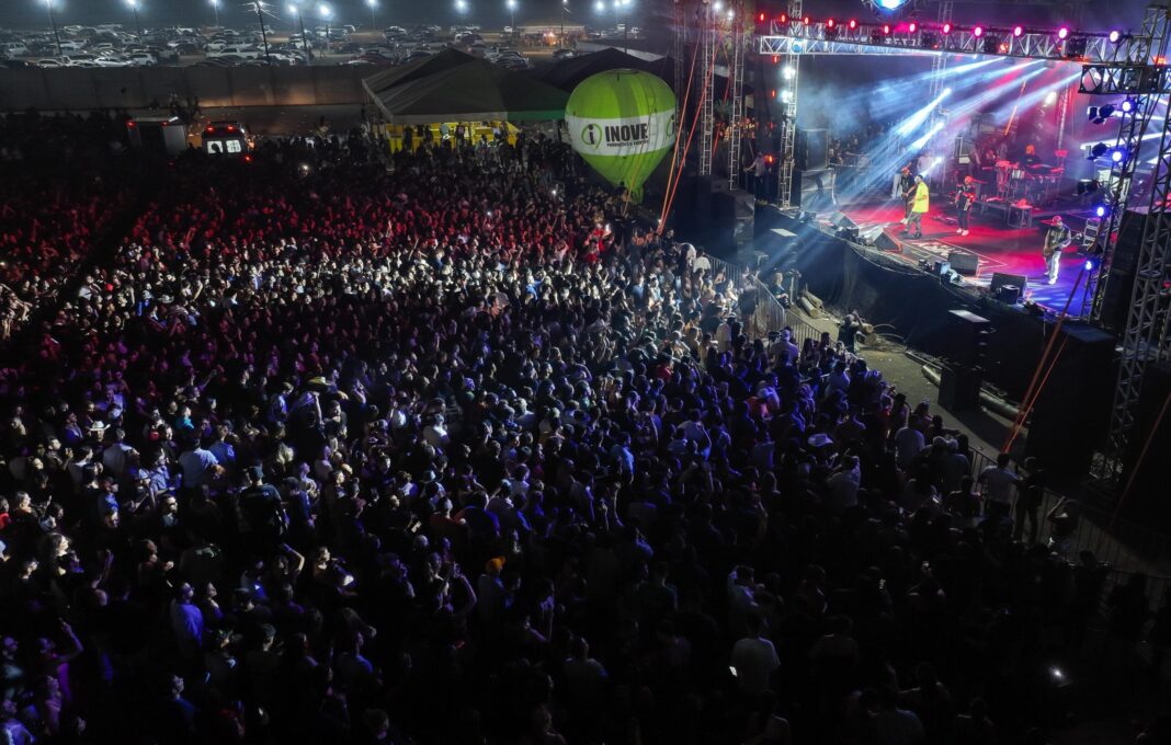 encerramento-da-expoacre-e-marcado-por-show-de-henry-freitas-e-um-publico-animado