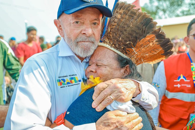 lula-visita-comunidades-afetadas-pela-seca-no-amazonas-e-anuncia-entrega-de-purificadores-de-agua-para-a-populacao