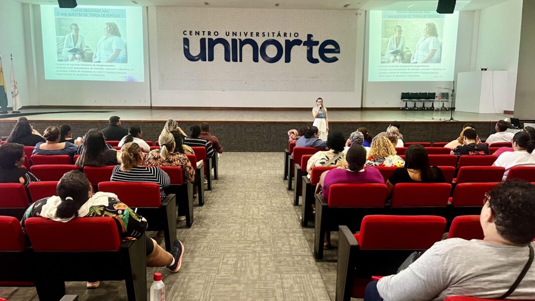 nutricionista-aborda-mudancas-alimentares-em-palestra-do-programa-de-obesidade-da-fundhacre