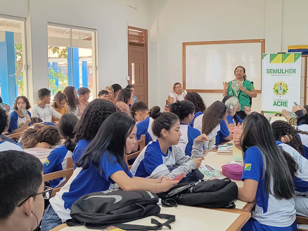 semulher-inicia-projeto-‘papo-reto:-combatendo-a-violencia-contra-mulheres-e-meninas-negras’-na-escola-ester-maia-de-oliveira,-em-rio-branco