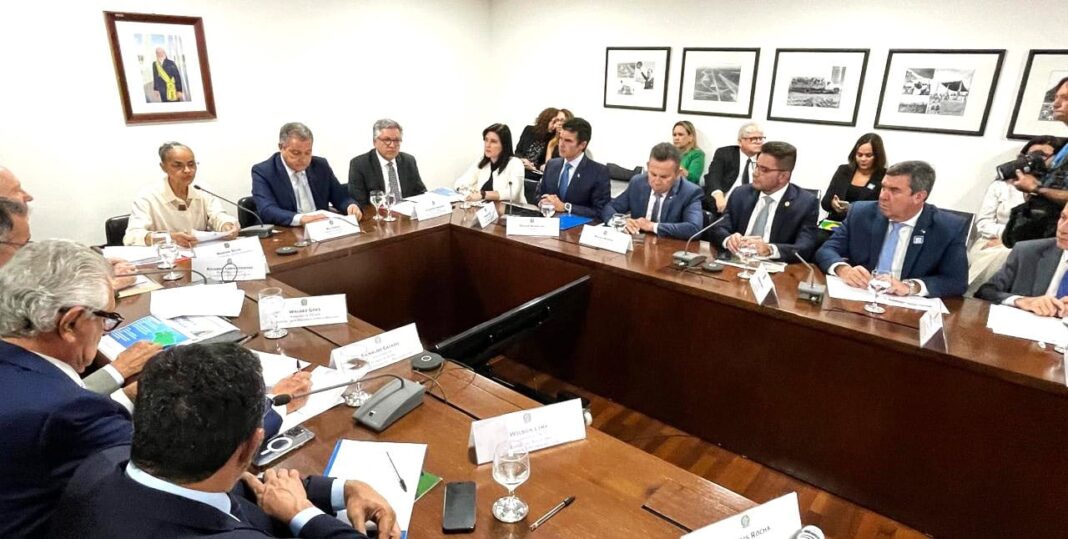 governador-gladson-cameli-defende-uniao-para-enfrentamento-as-queimadas-em-reuniao-com-ministros-do-governo-federal