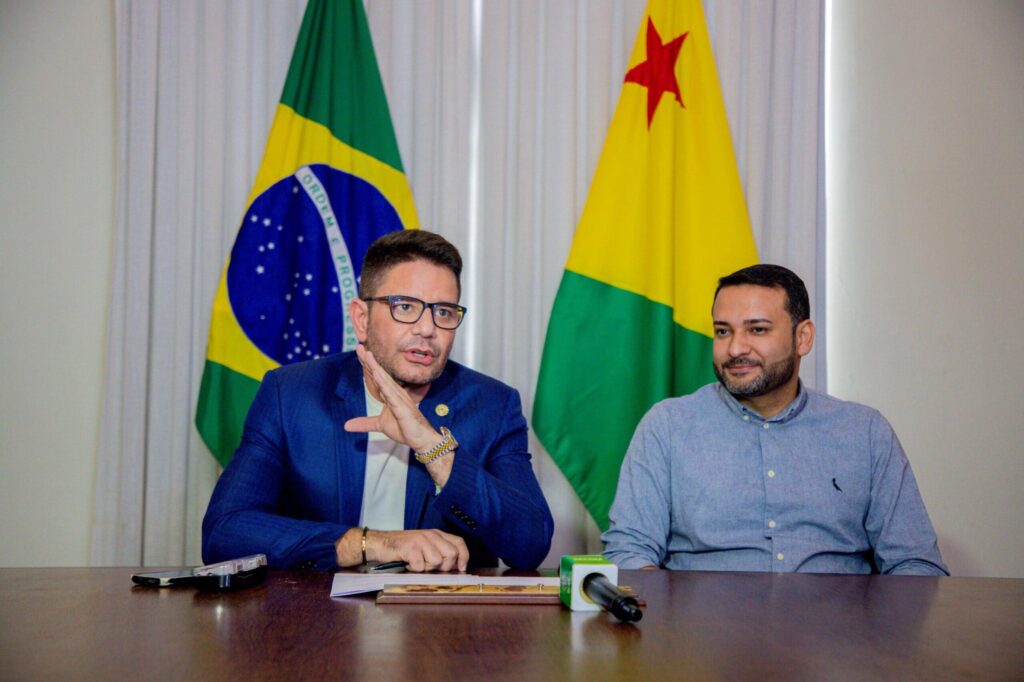 com-3-mil-vagas,-governador-anuncia-o-maior-concurso-da-historia-para-a-educacao-do-acre