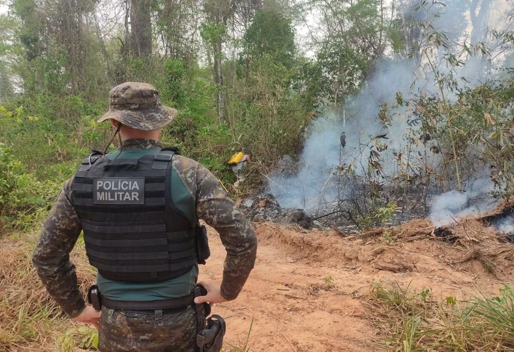 policia-militar-do-acre-atua-no-combate-a-queimadas-e-incendios-florestais