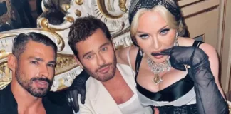 8312 madonna posta foto com caua reymond no instagram durante semana de moda de milao