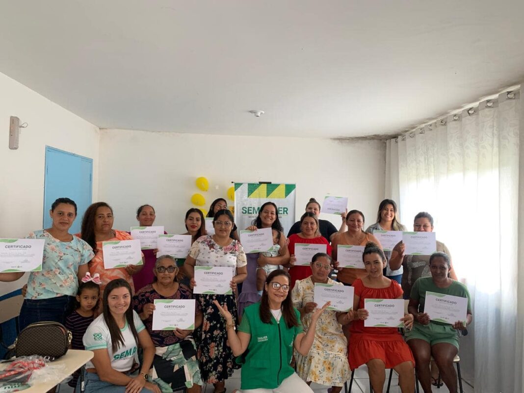 secretaria-da-mulher-realiza-cursos-livres-em-rodrigues-alves,-cruzeiro-do-sul,-mancio-lima-e-feijo