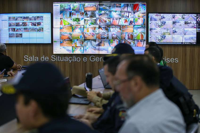 sala-de-situacao-da-seguranca-publica-monitora-locais-de-votacao-com-mais-de-500-cameras