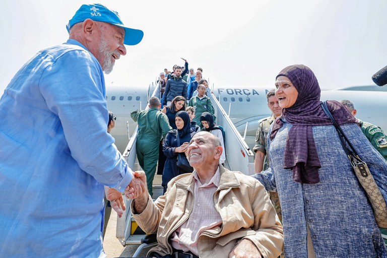 lula-aos-repatriados:-“que-voces-encontrem-no-brasil-a-felicidade-que-tiraram-de-voces”