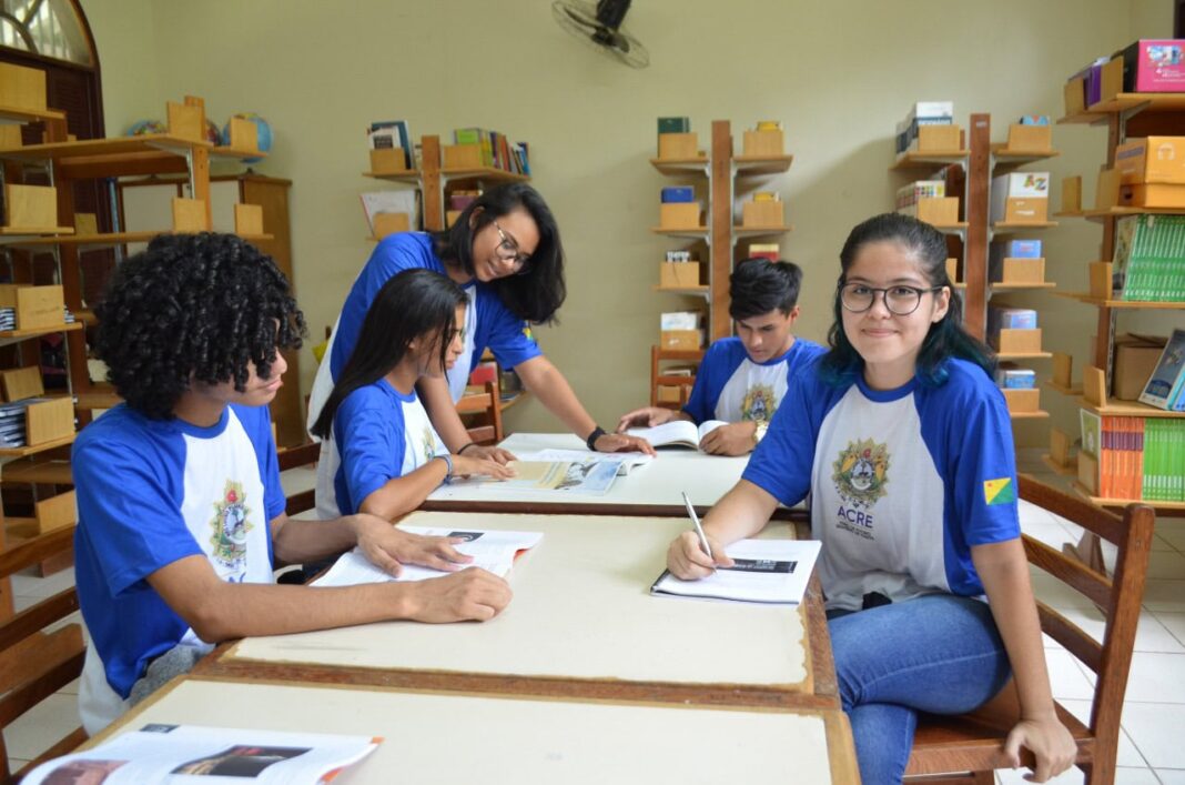 acre-sanciona-lei-que-cria-semana-escolar-de-avaliacao-em-saude-para-alunos-do-1o-ano-do-ensino-medio