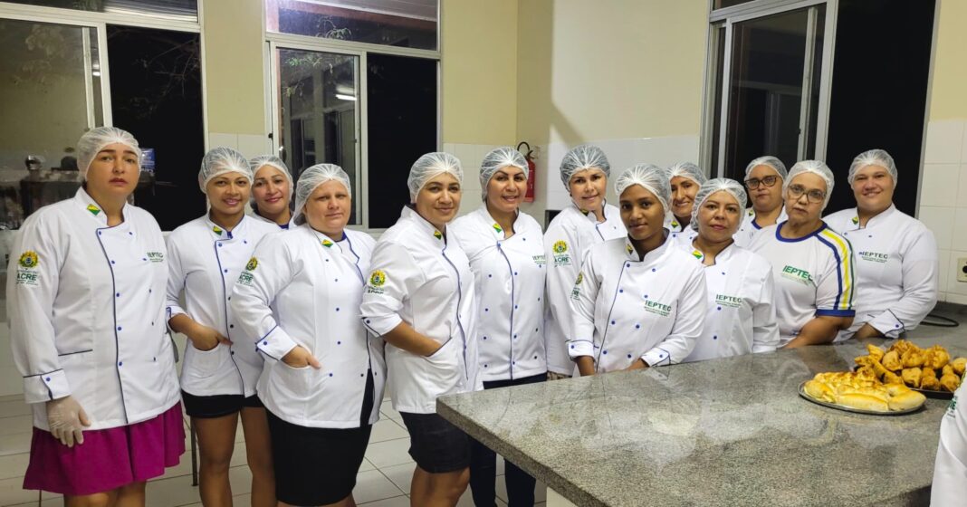 governo-do-acre-abre-vagas-para-mulheres-de-rio-branco-e-cruzeiro-do-sul-em-curso-de-salgadeira-do-ieptec