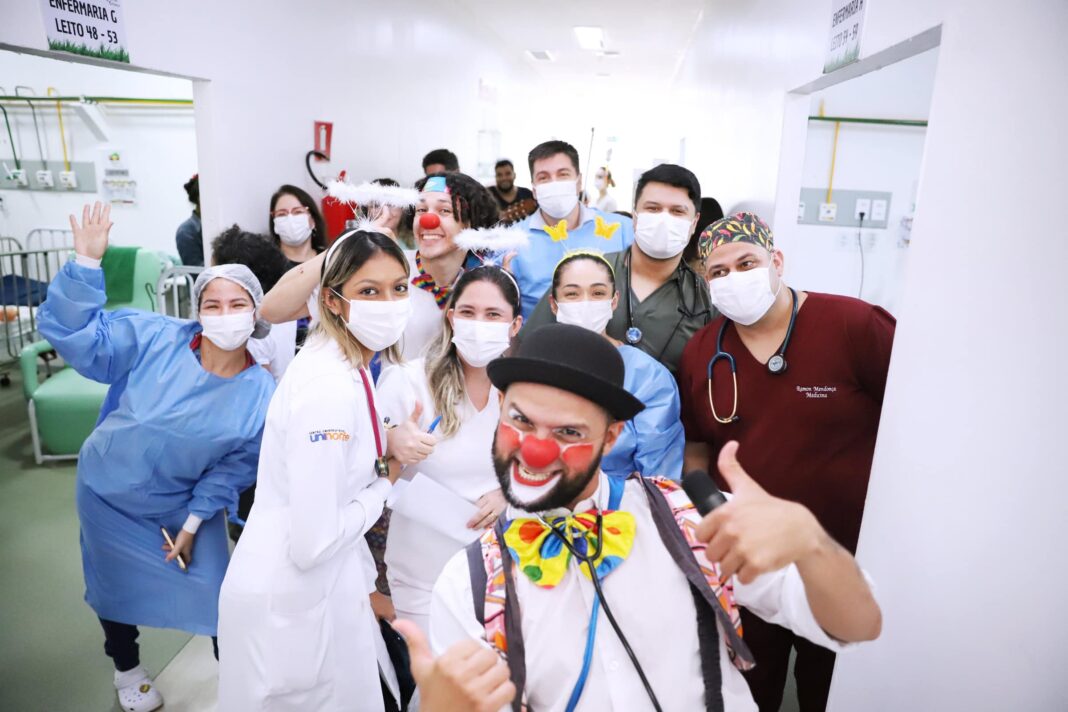 musica,-diversao-e-muita-palhacada-divertem-criancas-das-classes-hospitalares-no-hospital-da-crianca