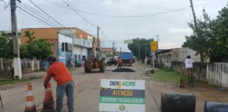 11146 governo do acre investe r 700 mil na manutencao da ac 485 e nas vias urbanas de xapuri
