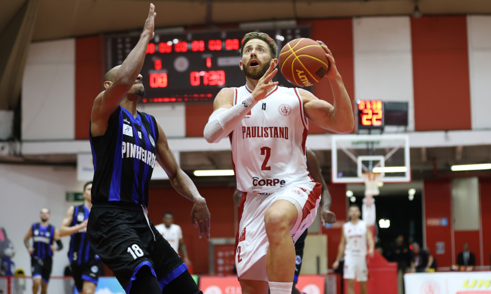 paulistano-atropela-pinheiros-em-classico-paulista-pelo-nbb