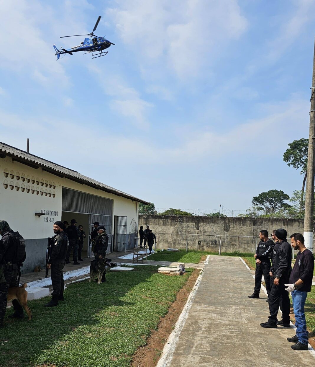 policia-penal-faz-operacao-integrada-com-outras-forcas-de-seguranca-do-estado-em-presidio-de-senador-guiomard