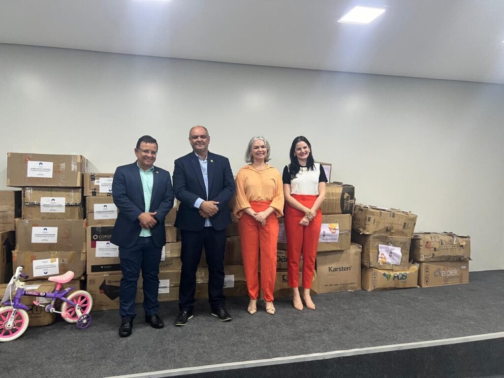 policia-civil-do-acre-recebe-doacoes-para-o-‘closet-solidario’-em-acao-de-parceria-com-a-aleac