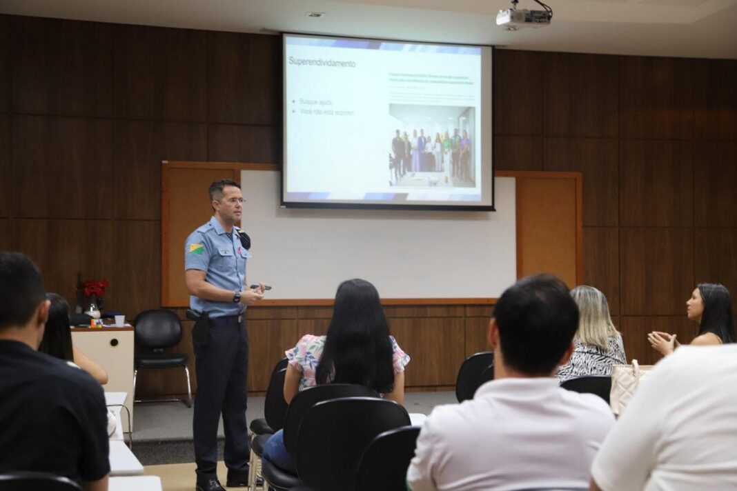 durante-o-mes-do-servidor,-procon-realiza-palestra-sobre-educacao-financeira-e-prevencao-ao-superendividamento