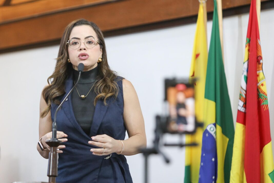 michele-melo-reforca-compromisso-com-a-protecao-das-mulheres-e-propoe-lei-para-barrar-condenados-por-violencia-em-cargos-publicos