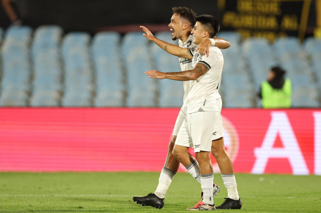 penarol-sonha,-mas-botafogo-evita-o-milagre-e-vai-para-a-final-da-libertadores