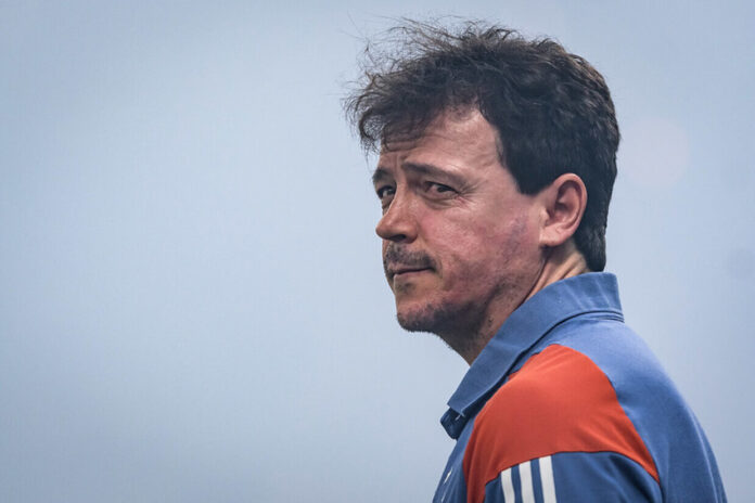 da-pressao-a-busca-de-feito-para-poucos?-diniz-pode-‘repetir’-gallardo-e-tite da-pressao-a-busca-de-feito-para-poucos?-diniz-pode-‘repetir’-gallardo-e-tite