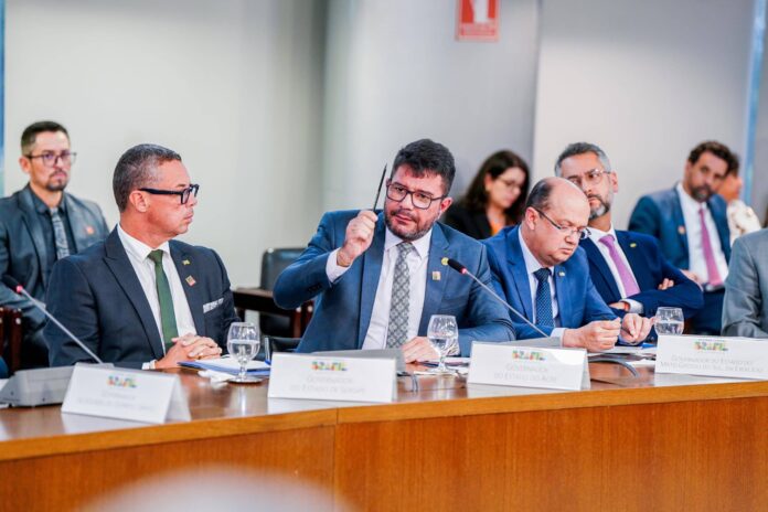 gladson-cameli-defende-amplo-debate-sobre-pec-da-seguranca-em-reuniao-com-o-presidente-lula