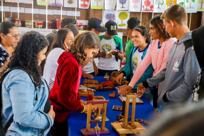 governo-divulga-retificacao-de-concurso-publico-da-educacao governo-divulga-retificacao-de-concurso-publico-da-educacao