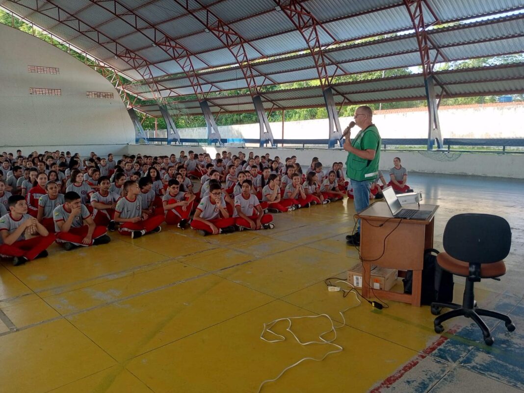 saneacre-promove-palestras-e-visitas-guiadas-para-conscientizar-populacao-sobre-uso-racional-da-agua-e-saneamento-basico