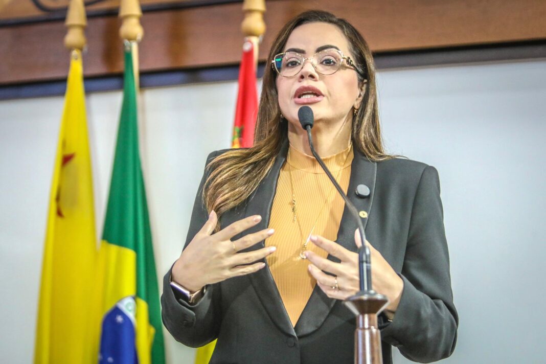 michelle-melo-propoe-lei-para-auxilio-aluguel-imediato-a-mulheres-vitimas-de-violencia-domestica-no-acre