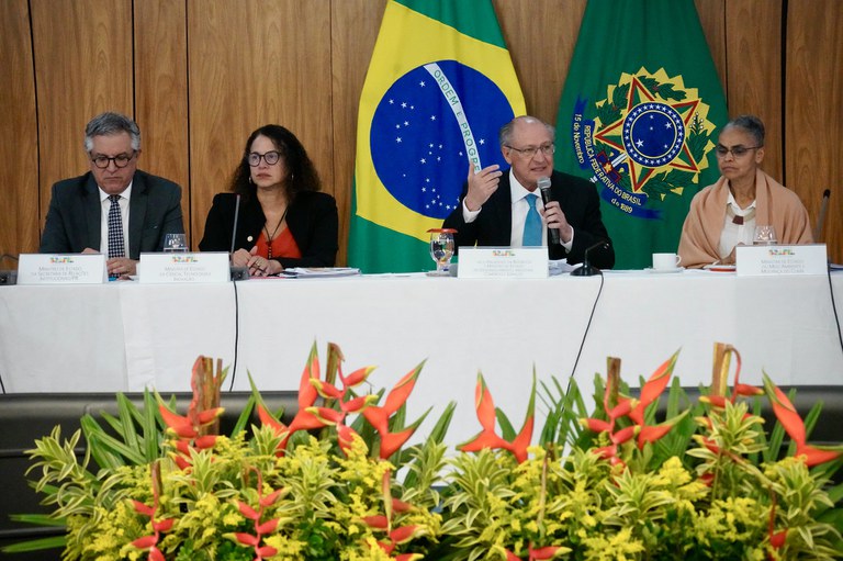 governo-federal-anuncia-queda-no-desmatamento-na-amazonia-e-no-cerrado-e-assina-pacto-para-prevencao