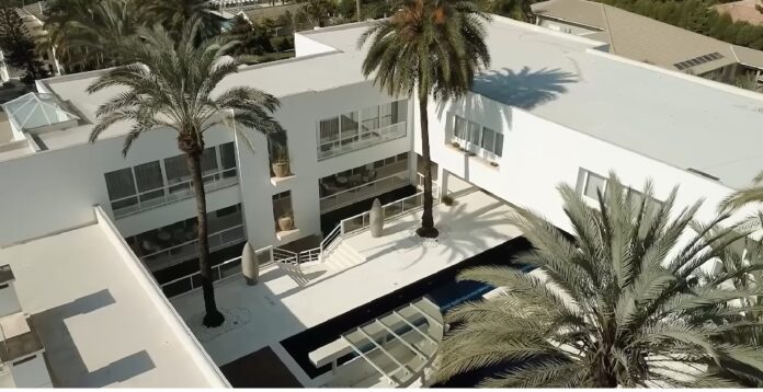 ana-hickmann-coloca-mansao-de-r$-40-milhoes-a-venda-em-itu